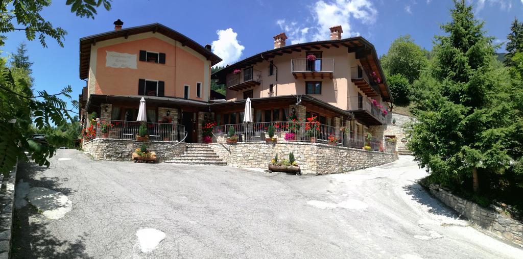 Agriturismo Cornei Da Nadia Guest House Collio Eksteriør bilde