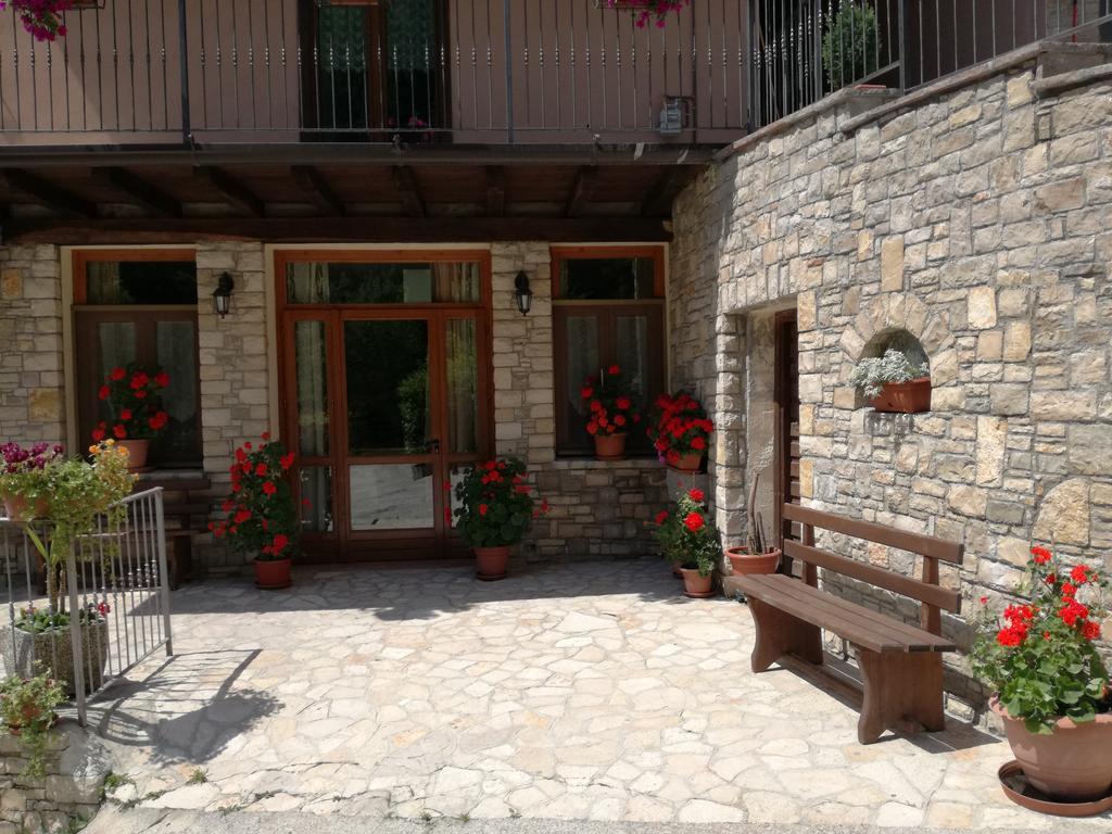 Agriturismo Cornei Da Nadia Guest House Collio Eksteriør bilde